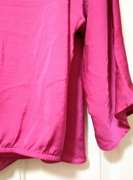 NWOT Vibrant Flowy Sleeve Top - Picture 2 of 16